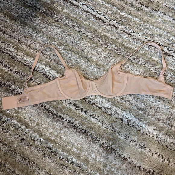 Skims 38D Ultra Mesh Tan Underwire Bra - Picture 3 of 6